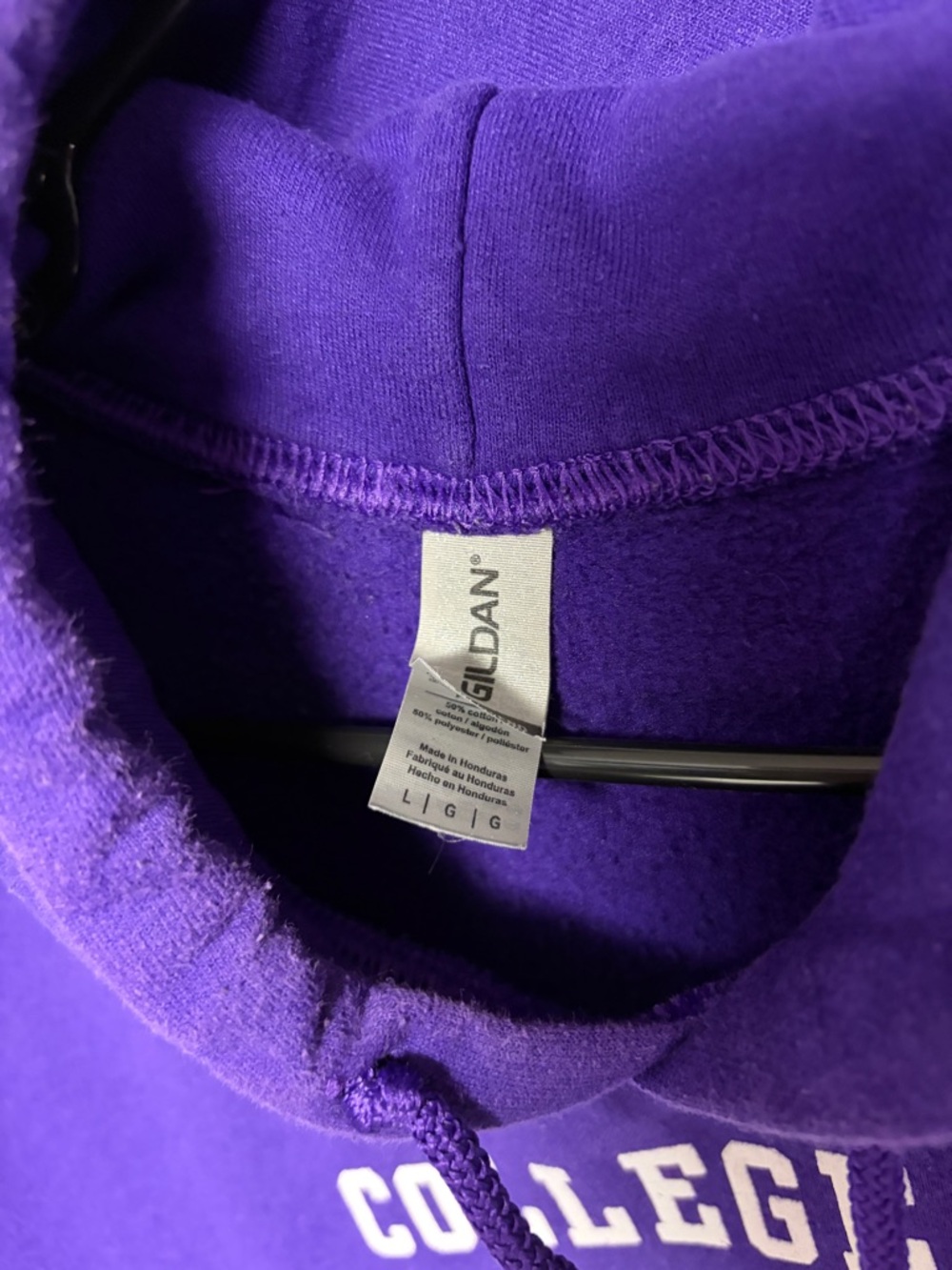 College of the Holy Cross Sweatshirt - Picture 4 of 4